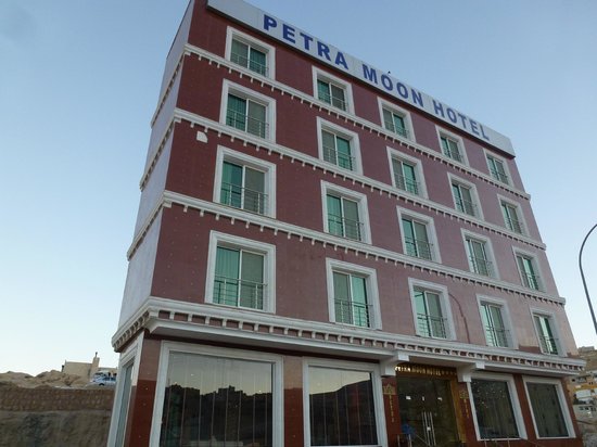 Petra Moon Hotel 